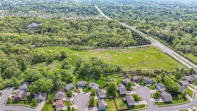 $690,000 | 2520 Northwest 68th Street, Kansas City, MO 64151