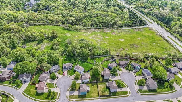 $690,000 | 2520 Northwest 68th Street, Kansas City, MO 64151