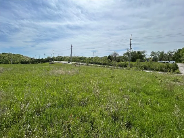 $690,000 | 2520 Northwest 68th Street, Kansas City, MO 64151