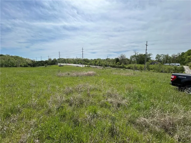 $690,000 | 2520 Northwest 68th Street, Kansas City, MO 64151