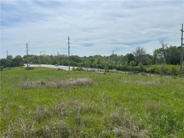 $690,000 | 2520 Northwest 68th Street, Kansas City, MO 64151