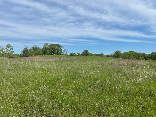 $690,000 | 2520 Northwest 68th Street, Kansas City, MO 64151