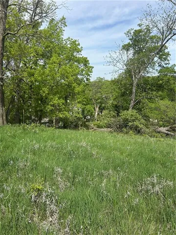 $690,000 | 2520 Northwest 68th Street, Kansas City, MO 64151