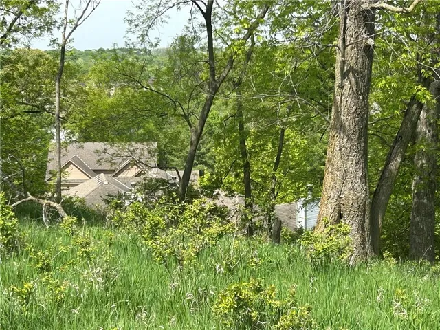 $690,000 | 2520 Northwest 68th Street, Kansas City, MO 64151