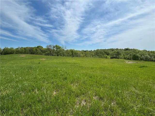 $690,000 | 2520 Northwest 68th Street, Kansas City, MO 64151