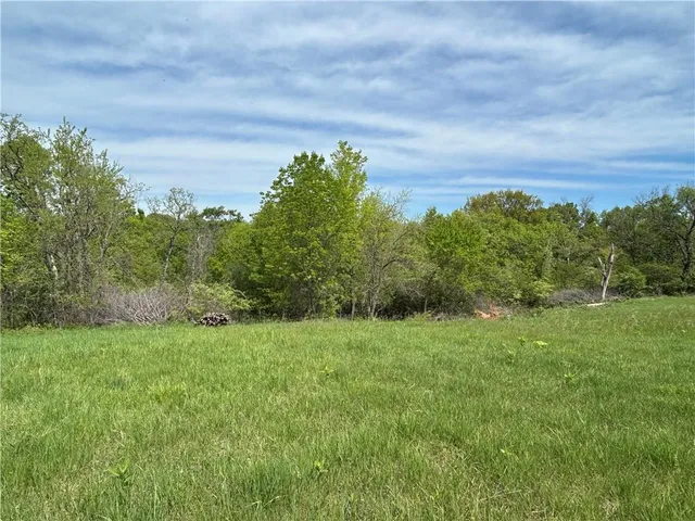 $690,000 | 2520 Northwest 68th Street, Kansas City, MO 64151