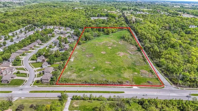 $690,000 | 2520 Northwest 68th Street, Kansas City, MO 64151