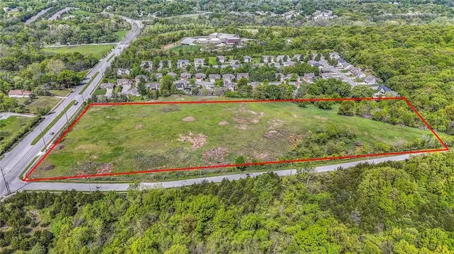 $690,000 | 2520 Northwest 68th Street, Kansas City, MO 64151