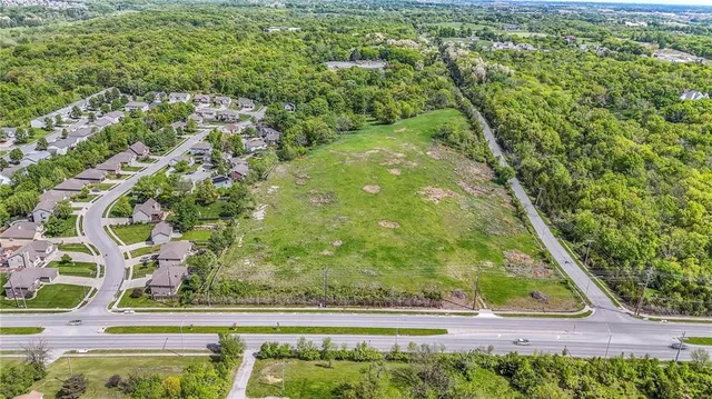 $690,000 | 2520 Northwest 68th Street, Kansas City, MO 64151