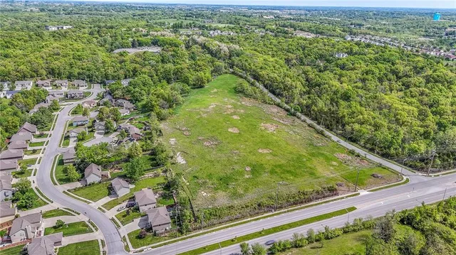 $690,000 | 2520 Northwest 68th Street, Kansas City, MO 64151