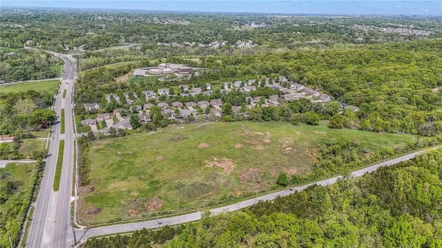 $690,000 | 2520 Northwest 68th Street, Kansas City, MO 64151