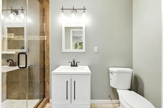 $425,000 | 19 Brookside Lane, Bristol, IL 60512