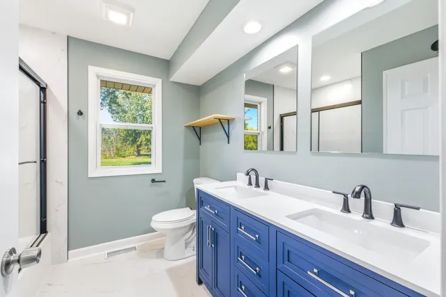 $425,000 | 19 Brookside Lane, Bristol, IL 60512