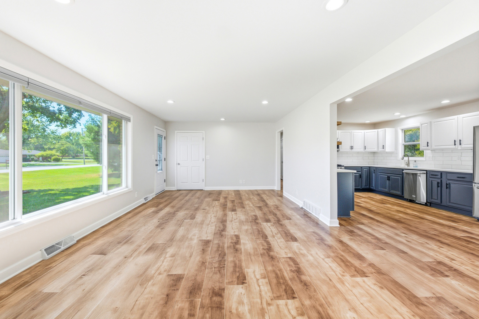 19 Brookside Lane Bristol, IL 60512 - Photo 5 of 47