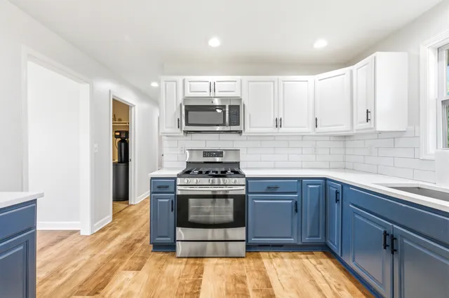 $425,000 | 19 Brookside Lane, Bristol, IL 60512