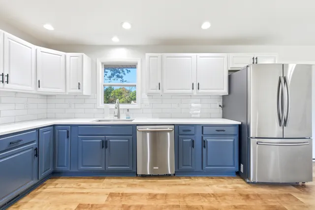 $425,000 | 19 Brookside Lane, Bristol, IL 60512