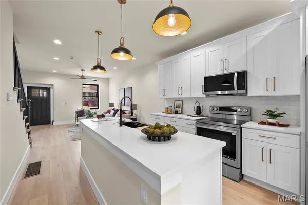 $240,000 | 3144 Potomac Street, St. Louis, MO 63118