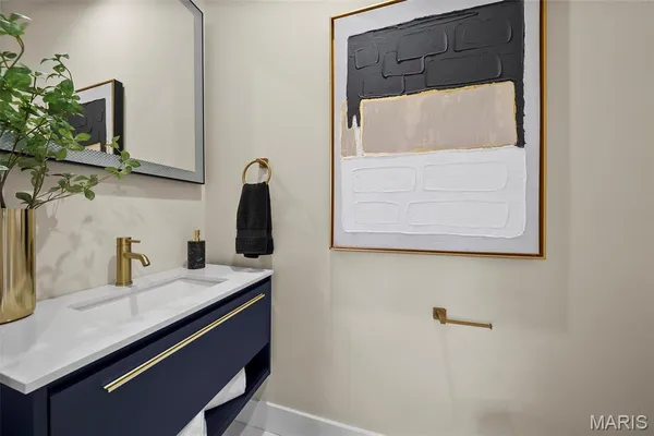 $240,000 | 3144 Potomac Street, St. Louis, MO 63118