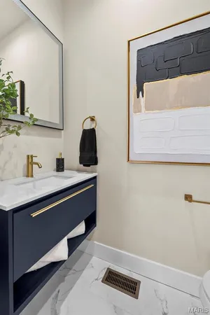 $240,000 | 3144 Potomac Street, St. Louis, MO 63118