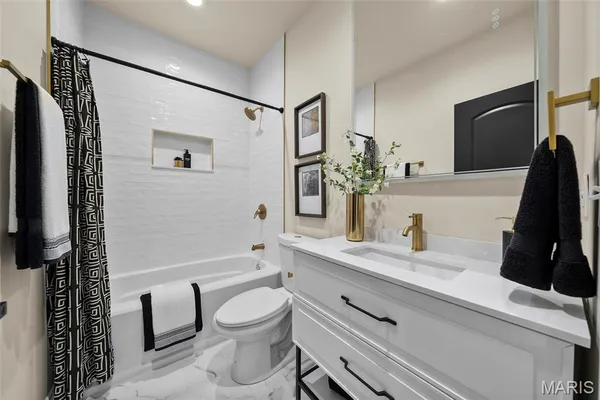 $240,000 | 3144 Potomac Street, St. Louis, MO 63118