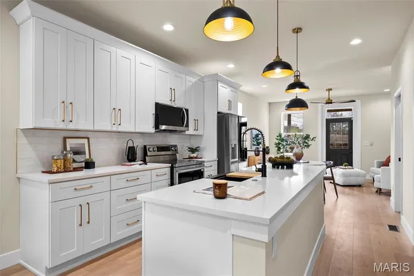 $240,000 | 3144 Potomac Street, St. Louis, MO 63118