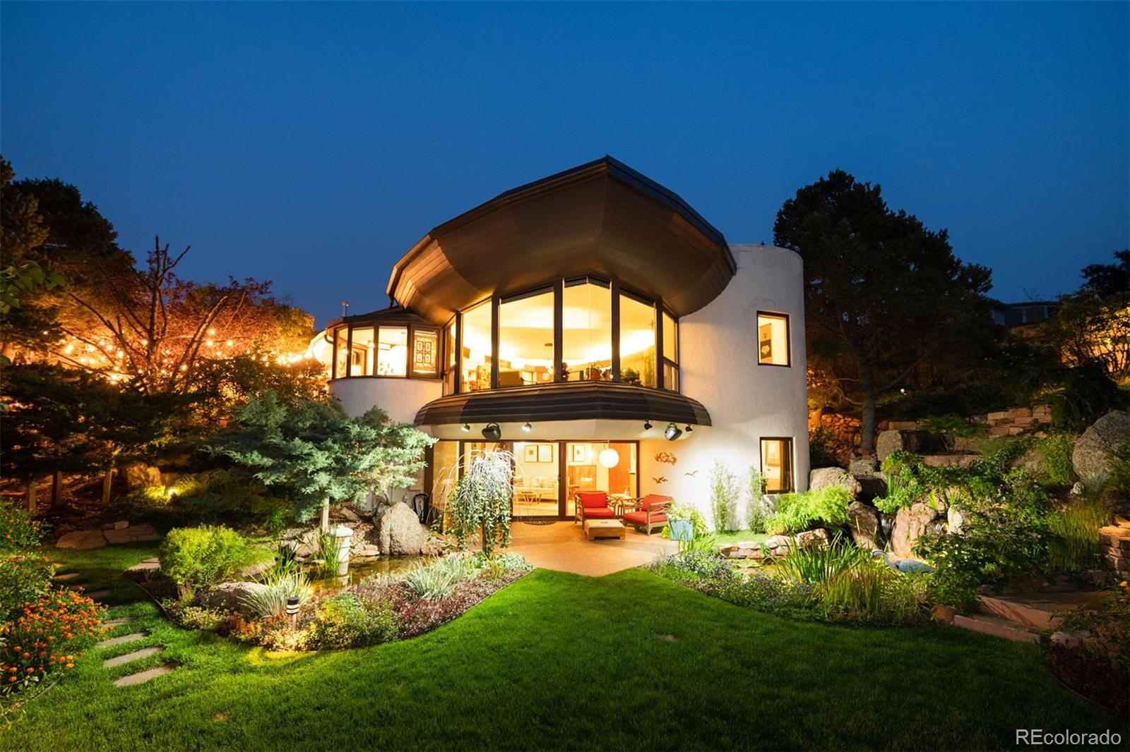 a view of yard with an outdoor seating