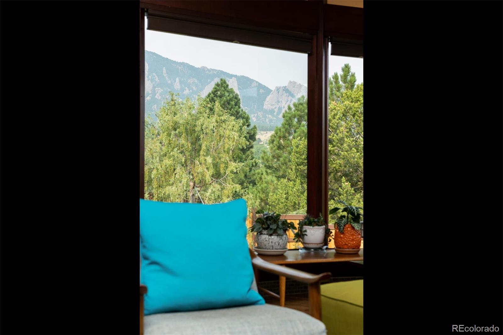 415 Drake Street Boulder, CO 80305 - Photo 10 of 40 a room with furniture and a window