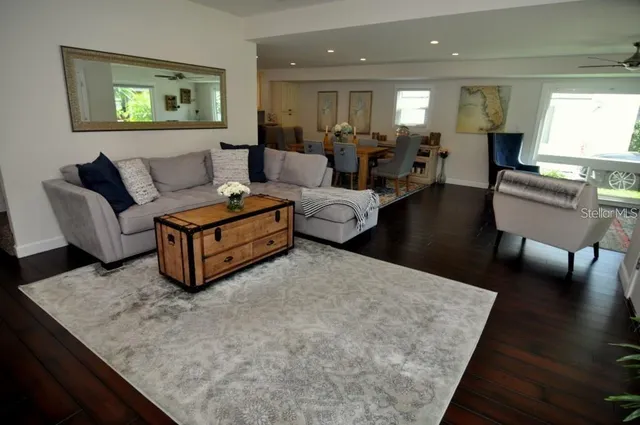 $7,200 | 2905 West Bay Ct Avenue, Tampa, FL 33611