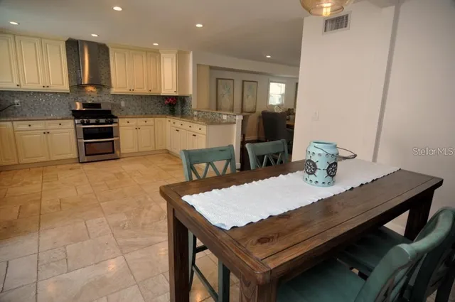 $7,200 | 2905 West Bay Ct Avenue, Tampa, FL 33611