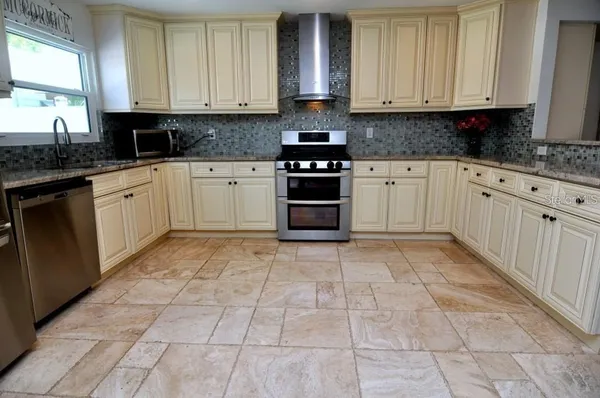 $7,000 | 2905 West Bay Ct Avenue, Tampa, FL 33611