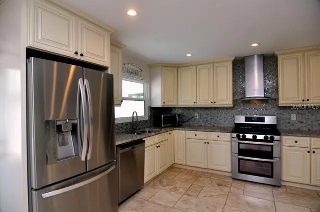 $7,200 | 2905 West Bay Ct Avenue, Tampa, FL 33611