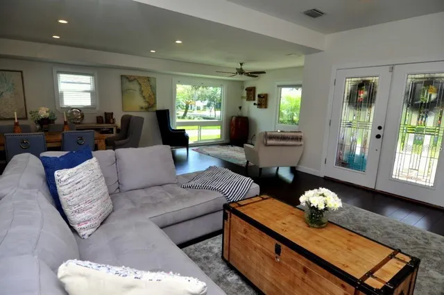 $7,200 | 2905 West Bay Ct Avenue, Tampa, FL 33611