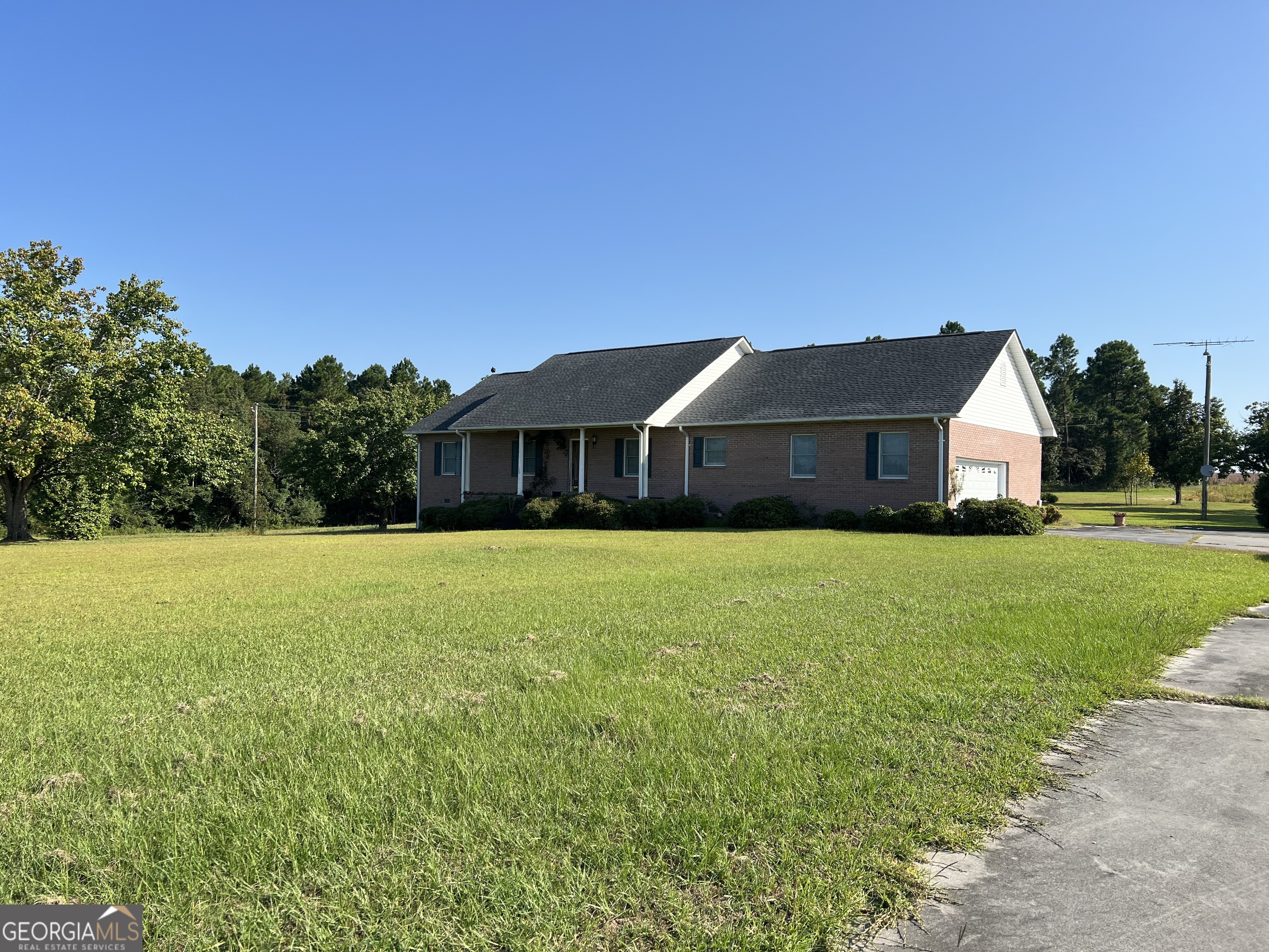 762 Nicholson-Carr Road Chester, GA 31012 - Photo 2 of 80 a front view of a house with yard