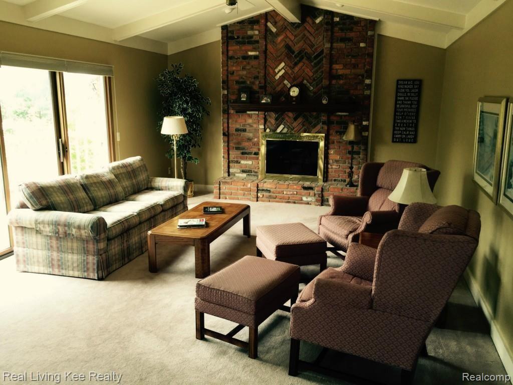3576 Salem Drive Rochester, MI 48306 - Photo 11 of 30 FullSizeRender.jpg