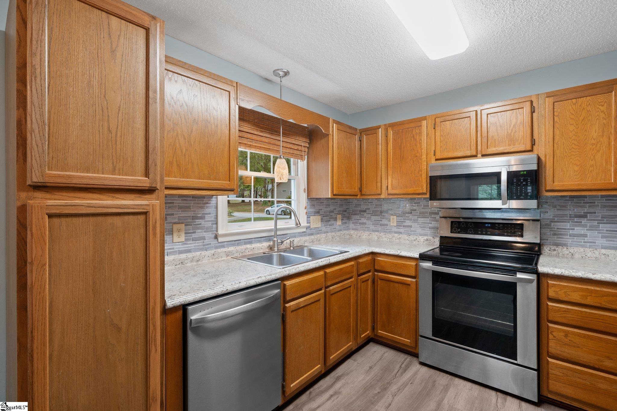 112 Boxelder Lane Simpsonville, SC 29680 - Photo 8 of 21 Gallery Image 8