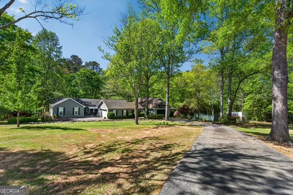 $879,900 | 5 North Brooks Road, LaGrange, GA 30240