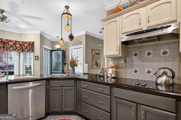 $879,900 | 5 North Brooks Road, LaGrange, GA 30240