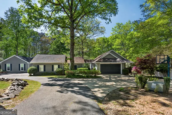 $879,900 | 5 North Brooks Road, LaGrange, GA 30240