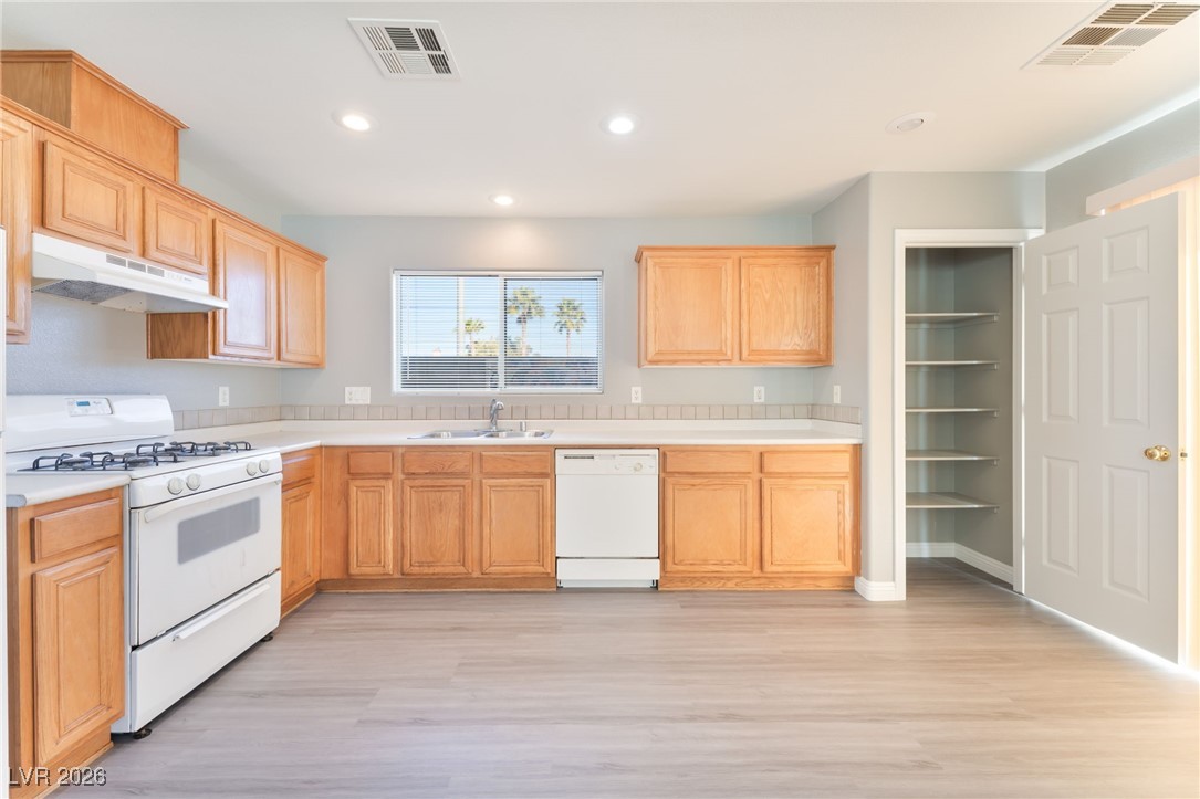 3970 Coyote Ridge Court Las Vegas, NV 89129 - Photo 11 of 32