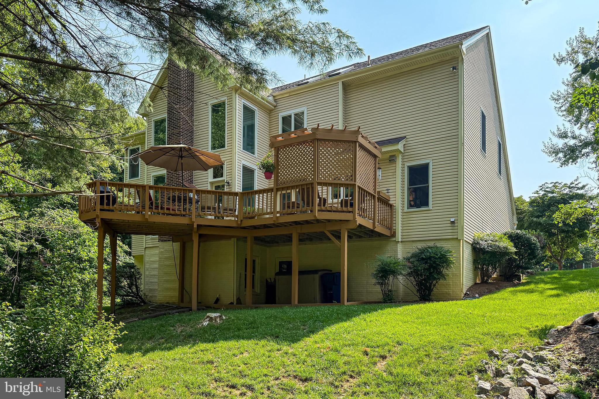 7606 Davis Field Lane Springfield, VA 22153 - Photo 52 of 55 Rear view