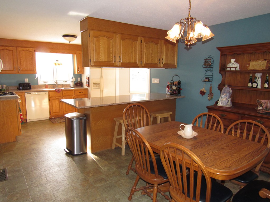 25 Jefferson Road Dracut, MA 01826 - Photo 11 of 28 Gallery Image 11