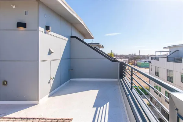 $420,000 | 2000 Park Avenue, Unit 110, Dallas, TX 75215