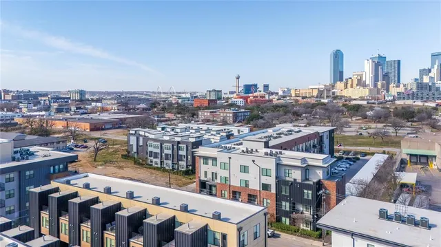 $425,000 | 2000 Park Avenue, Unit 110, Dallas, TX 75215