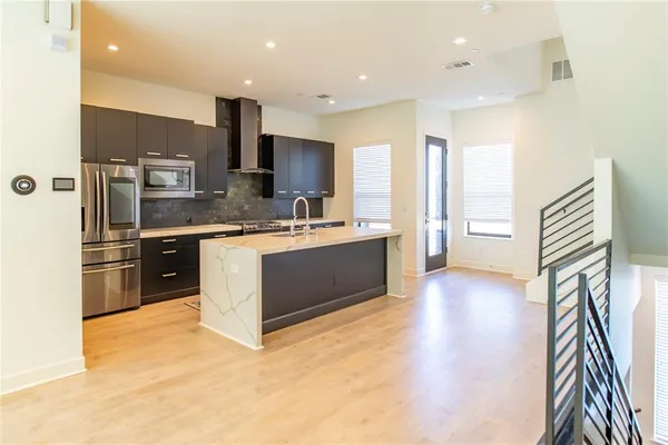 $420,000 | 2000 Park Avenue, Unit 110, Dallas, TX 75215