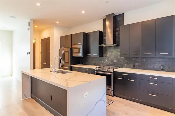 $420,000 | 2000 Park Avenue, Unit 110, Dallas, TX 75215