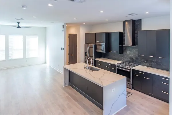 $420,000 | 2000 Park Avenue, Unit 110, Dallas, TX 75215