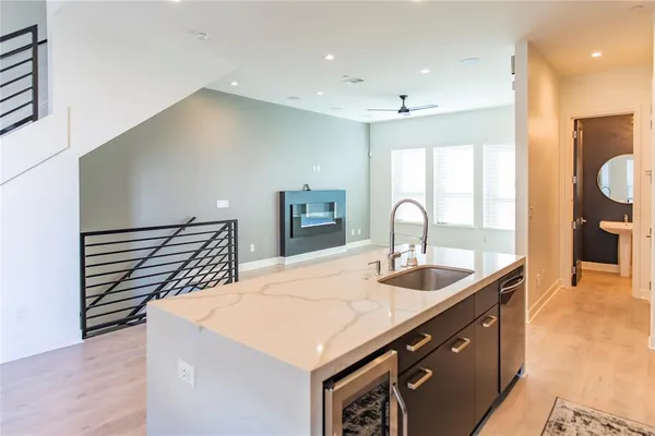 $420,000 | 2000 Park Avenue, Unit 110, Dallas, TX 75215