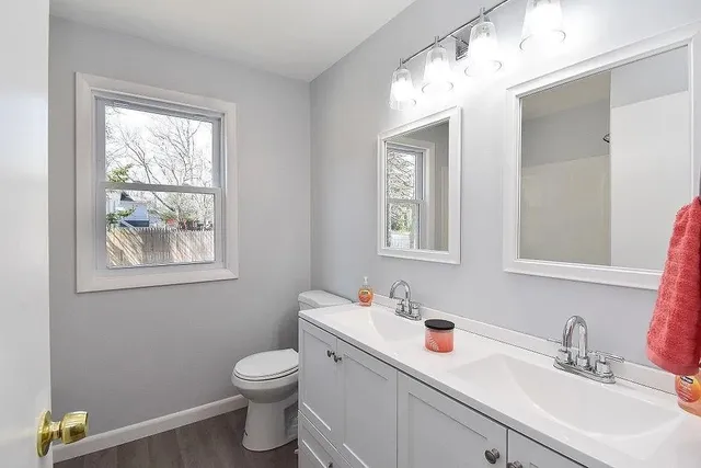 $2,695 | 291 Crompton Road, East Greenwich, RI 02818