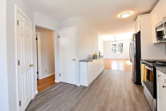 $2,695 | 291 Crompton Road, East Greenwich, RI 02818