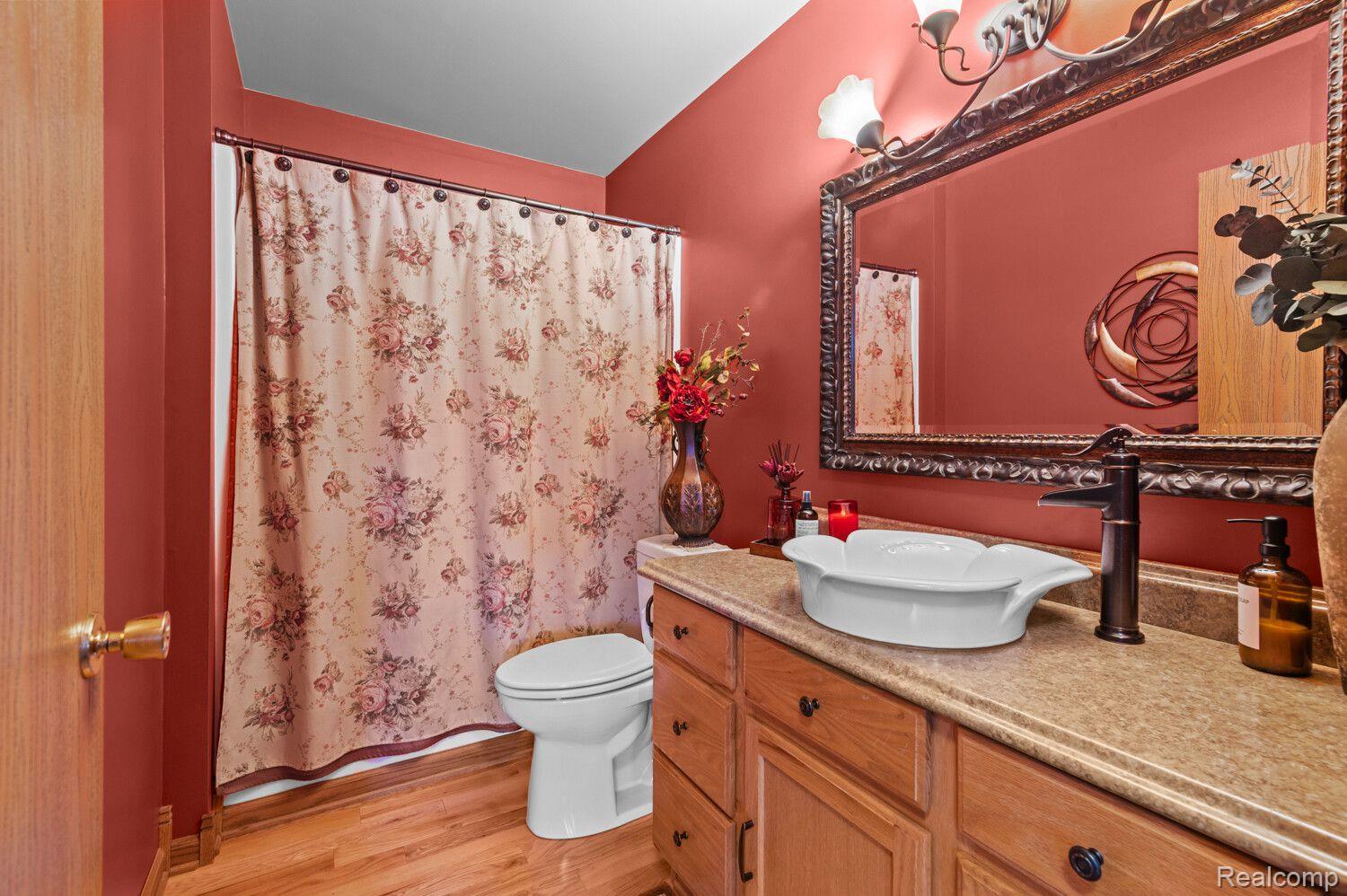 18111 Elwell Road Belleville, MI 48111 - Photo 13 of 32 1st Floor Full Bathroom